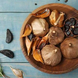 نحوه مصرف سیر سیاه دکتر بیز برای لاغری