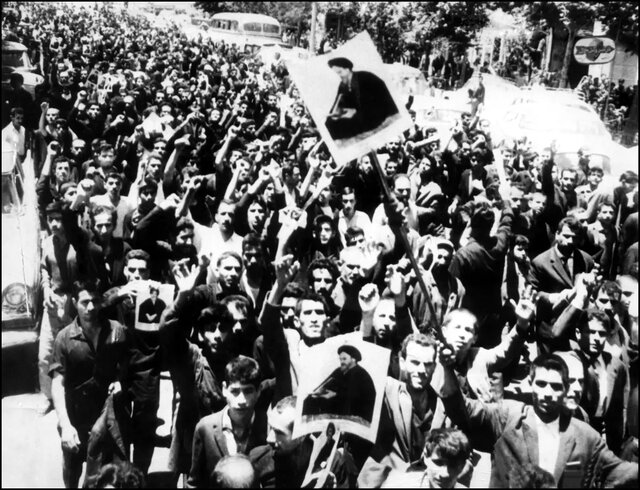 تنها عکاس شناخته شده قیام پانزده خرداد چه کسی است؟