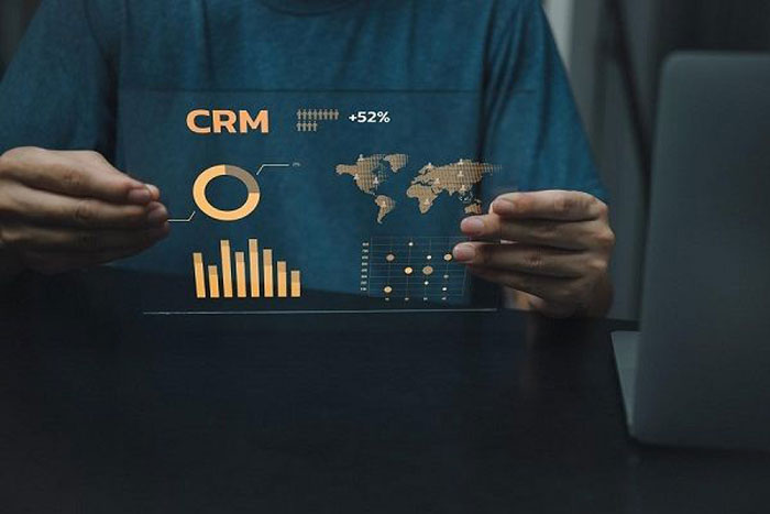 نقش CRM در افزایش درآمد کسب وکار
